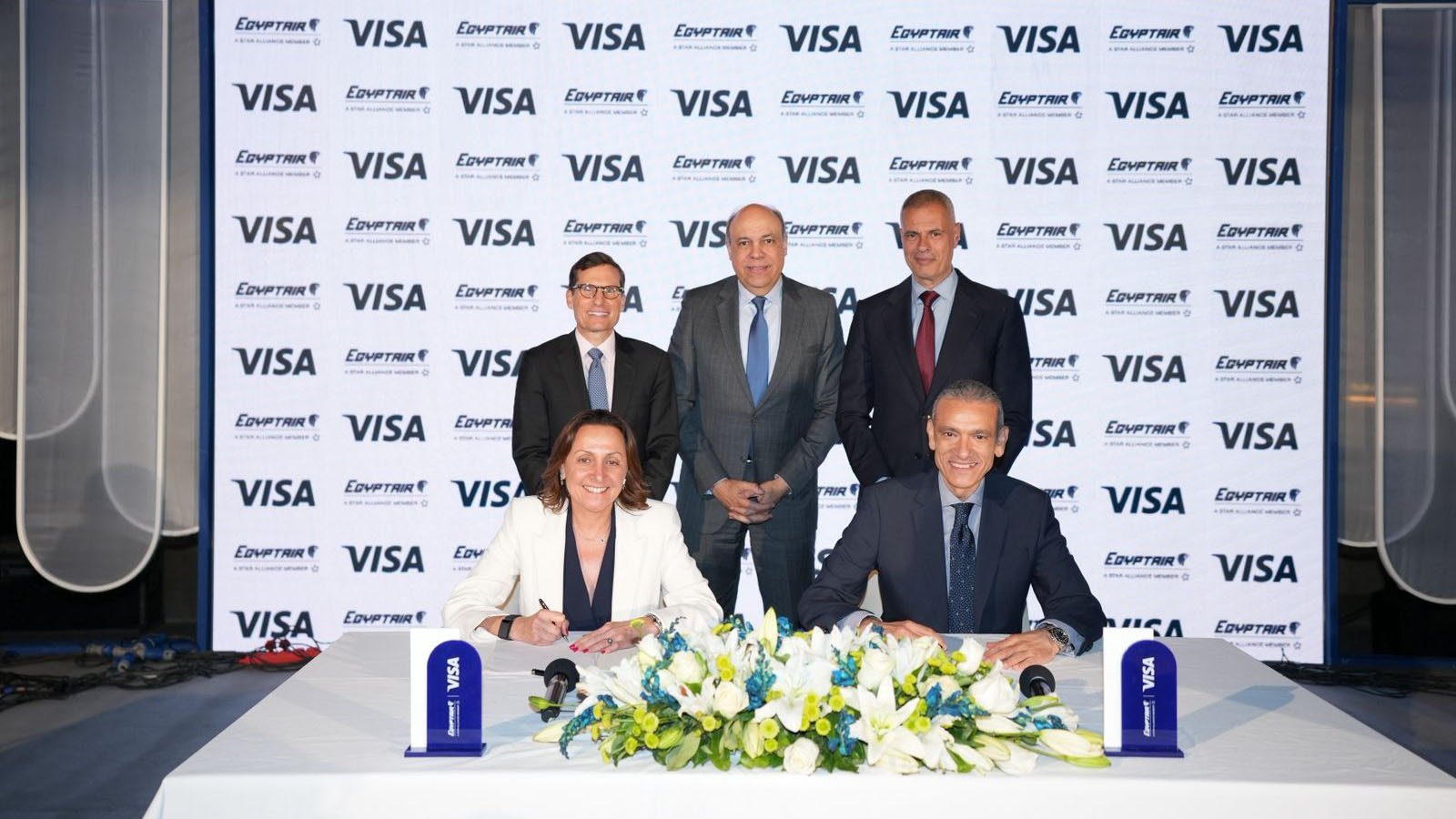 Representatives of Visa and EgyptAir sign a partnership
